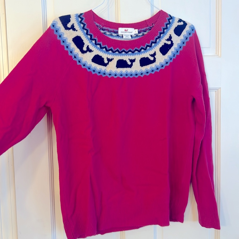 5 sweaters tops, GUC , 3Vineyard Vines, 1 Tommy , 1 Banana Rep, colorful
